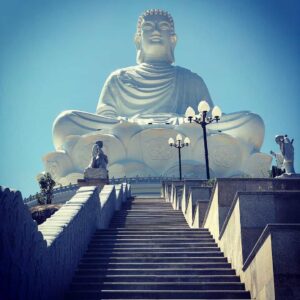 Chùa Linh Phong - Nơi Tọa Lạc Bức Tượng Phật Ngồi Lớn Nhất Đông Nam Á